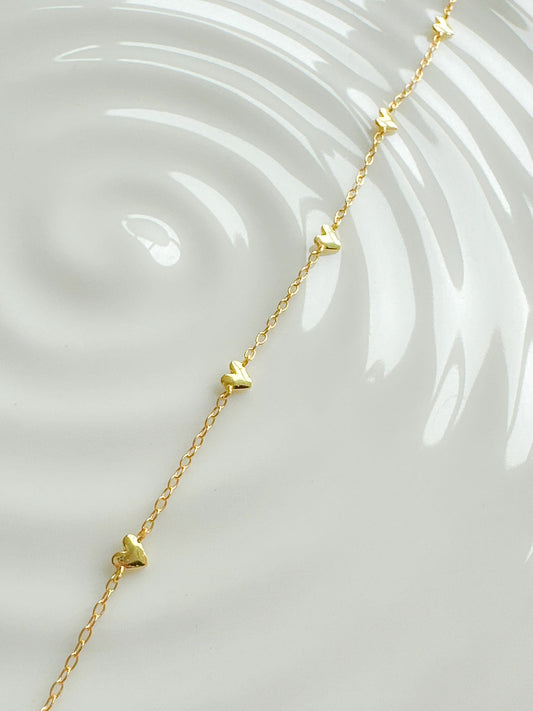 Tiny Hearts Necklace Gold
