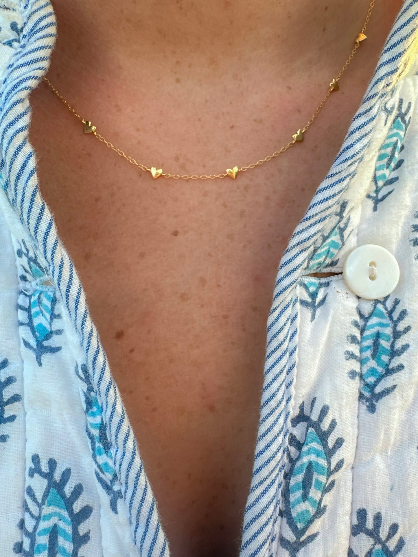 Tiny Hearts Necklace Gold