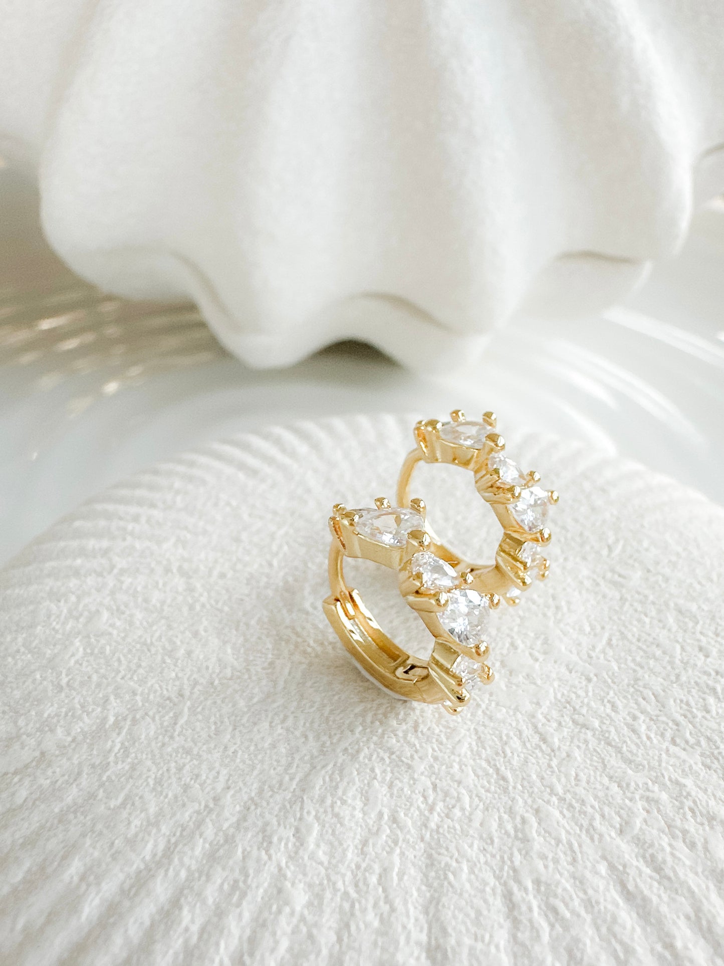 Ophelia Huggies Gold